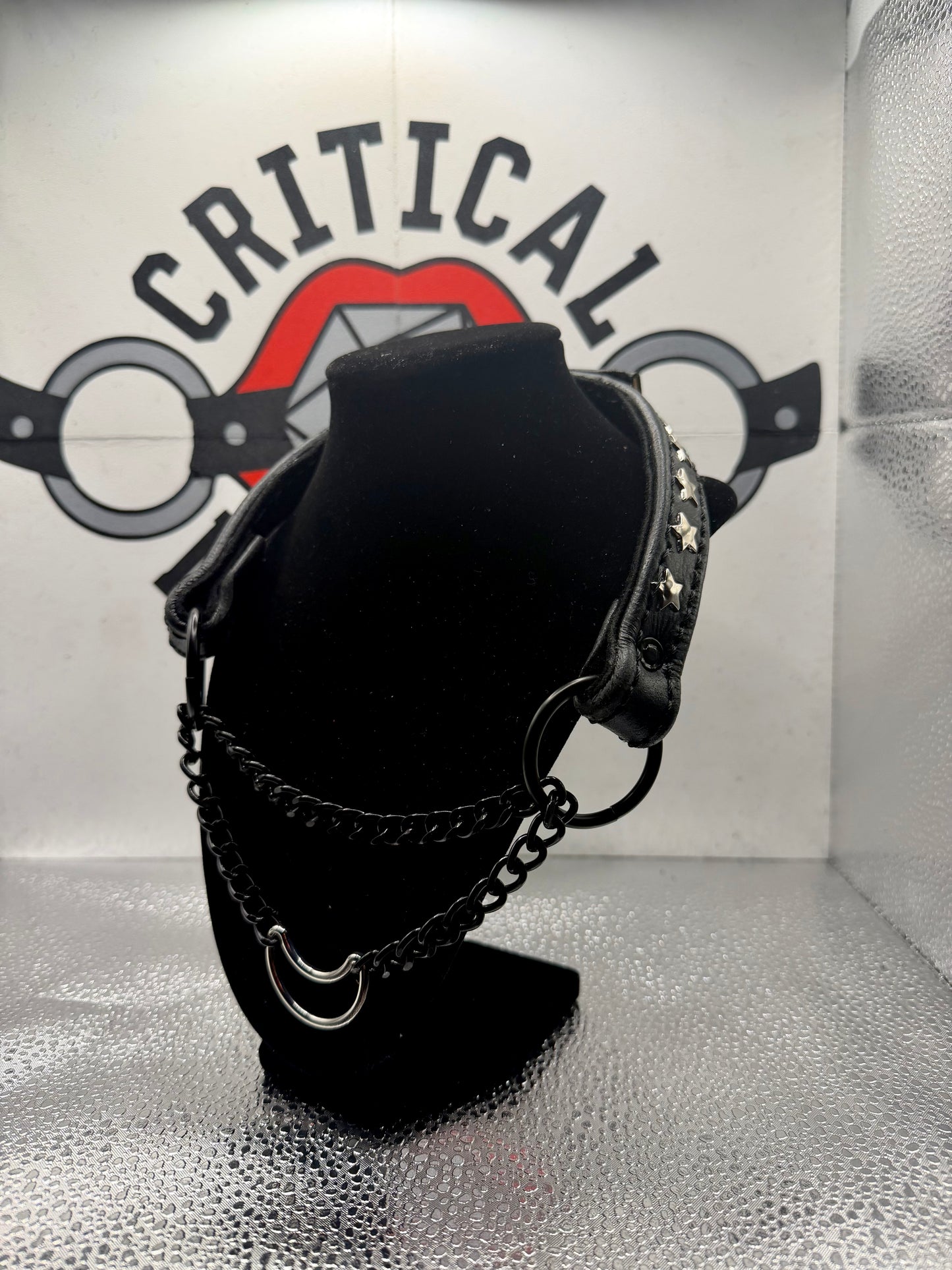 Crescent Noir